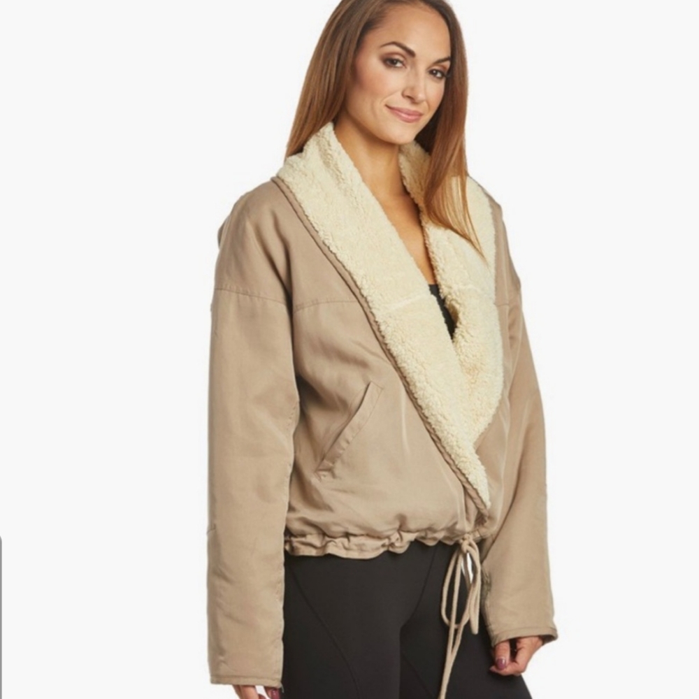 *Pics Updated!*🎉🎊HP 11/22🎉🎊FP Movement Mix it Up Mix it Up Reversible Jacket - Picture 3 of 16